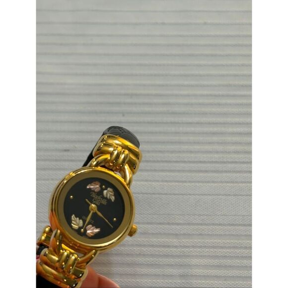 LADIES BLACK HILLS GOLD QUARTZ WRIST WATCH 12K GOLD LEAVES Needs Battery main image 5